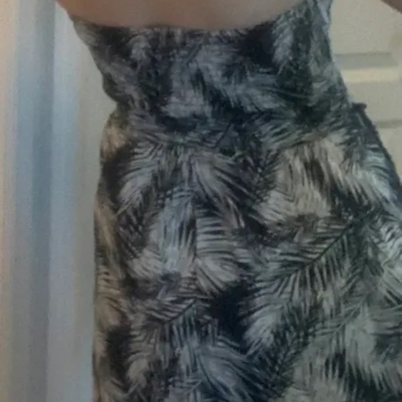 Guess size XS halter dresses - Picture 3 of 6